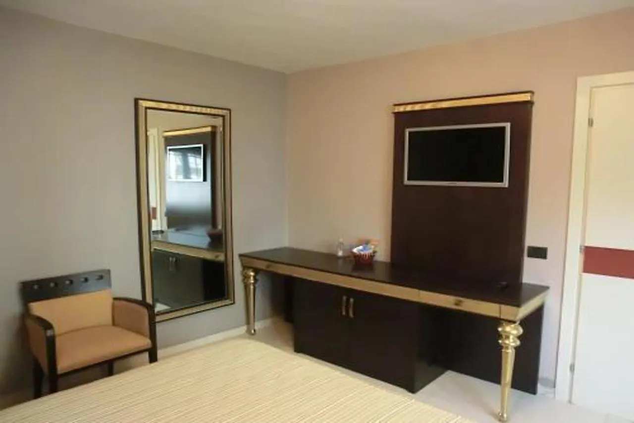 Old Town Rooms Tirana Hotel
